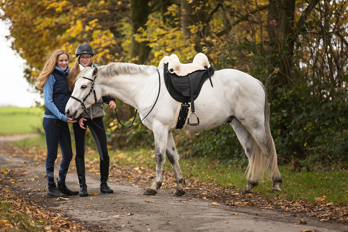 Sattel SOFT WALK, DryTex® mit Fellsitz